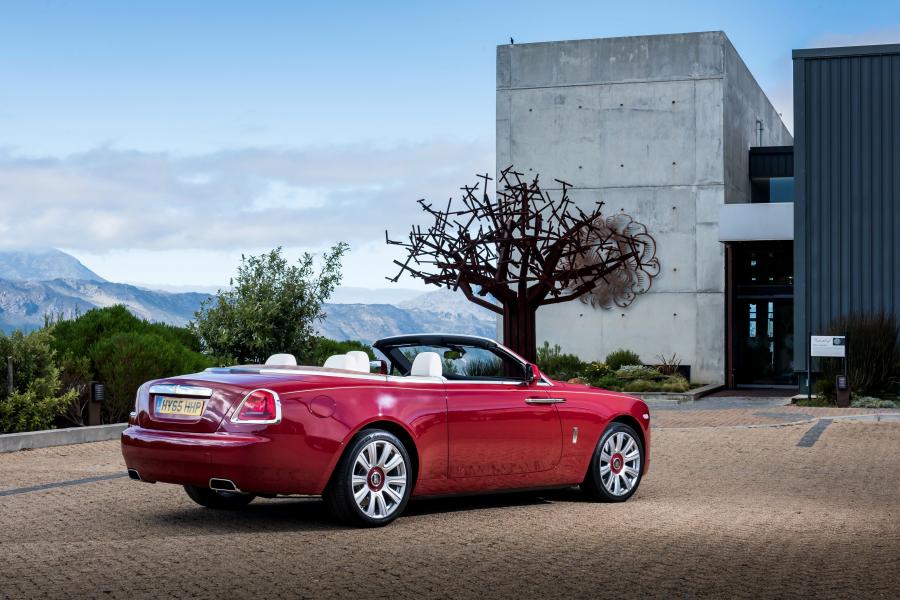  Rolls-Royce Dawn 2015 года  (фото 15 из 30)